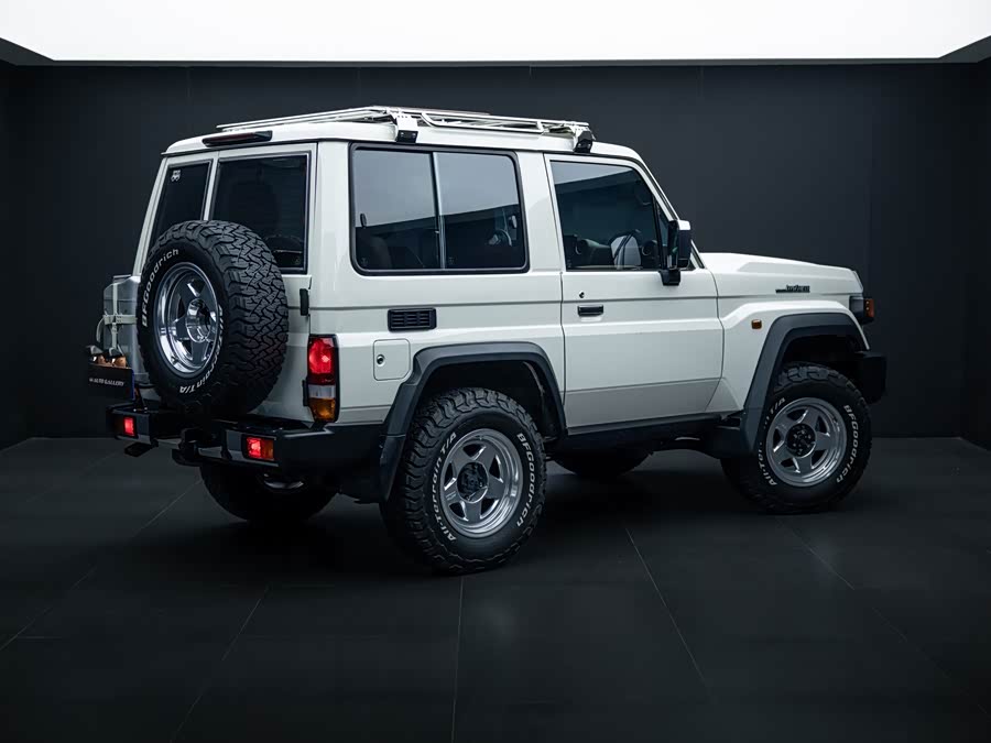 Land Cruiser LC71 2024 4.0L Auto - zdjęcie 6