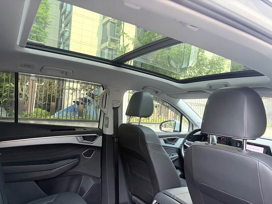 Land Rover 2022 380TSI Four-Wheel Drive Luxury Pro 7-Seater - zdjęcie 11