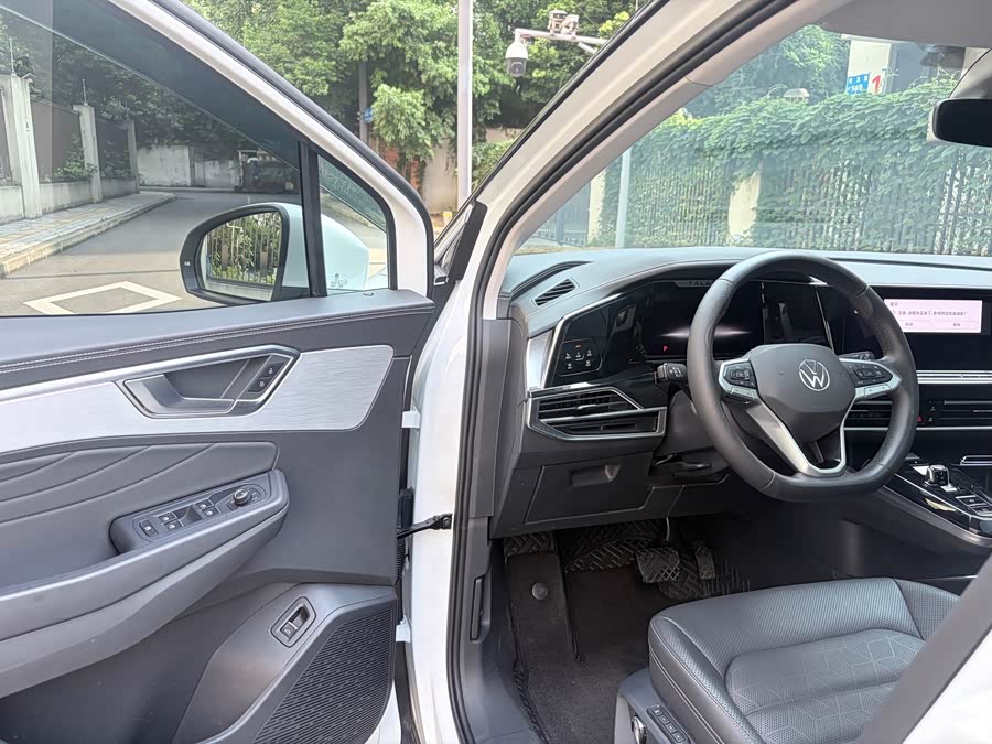 Land Rover 2022 380TSI Four-Wheel Drive Luxury Pro 7-Seater - zdjęcie 14