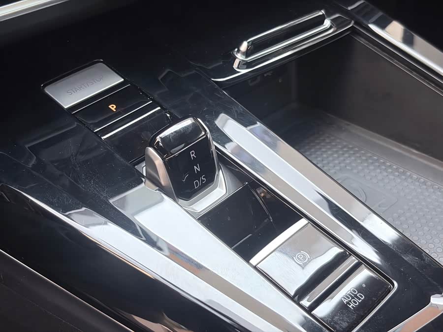 Land Rover 2022 380TSI Four-Wheel Drive Luxury Pro 7-Seater - zdjęcie 16