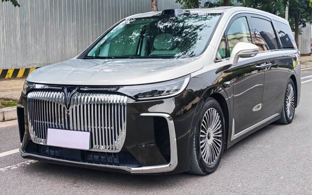 Lantu Dreamer 2025 PHEV 4WD Flagship Qian Kun Edition