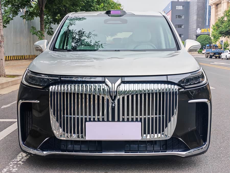 Lantu Dreamer 2025 PHEV 4WD Flagship Qian Kun Edition - zdjęcie 2