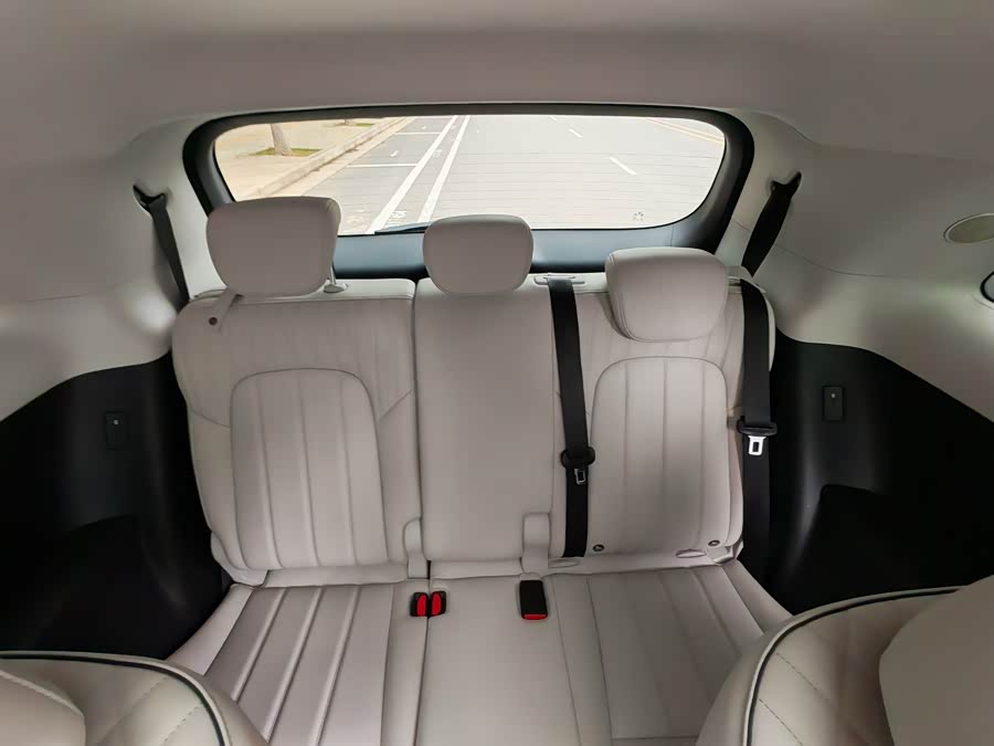 Lantu Dreamer 2025 PHEV 4WD Flagship Qian Kun Edition - zdjęcie 17