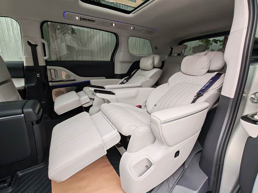 Lantu Dreamer 2025 PHEV 4WD Flagship Qian Kun Edition - zdjęcie 18