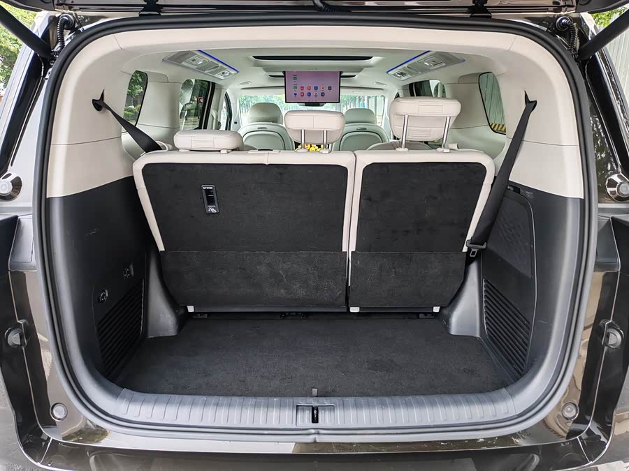 Lantu Dreamer 2025 PHEV 4WD Flagship Qian Kun Edition - zdjęcie 19