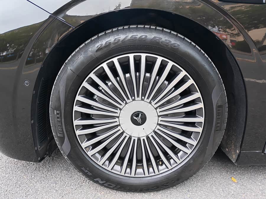 Lantu Dreamer 2025 PHEV 4WD Flagship Qian Kun Edition - zdjęcie 4