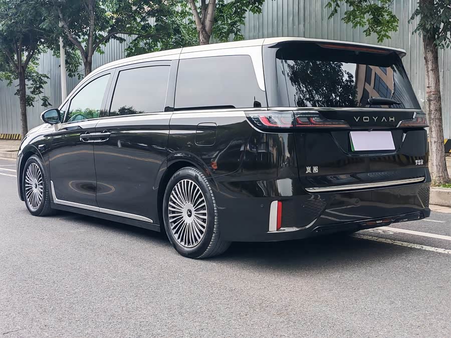 Lantu Dreamer 2025 PHEV 4WD Flagship Qian Kun Edition - zdjęcie 6