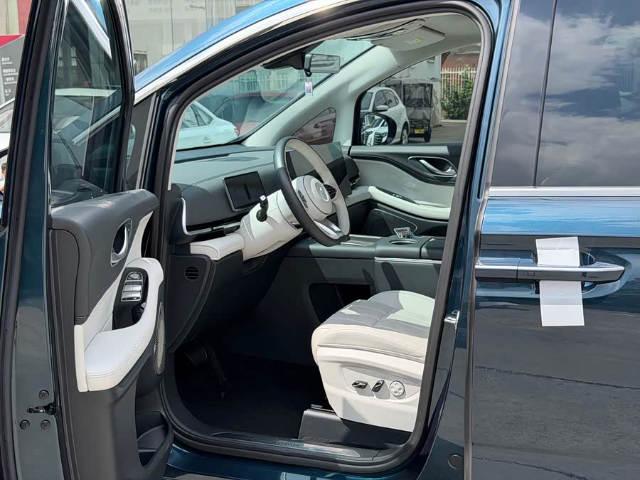 Lantu Dreamer 2025 PHEV 4WD Premium Kunpeng - zdjęcie 4