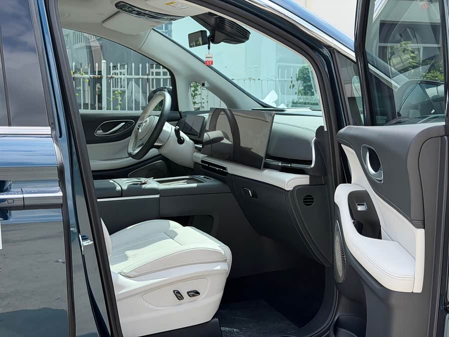 Lantu Dreamer 2025 PHEV 4WD Premium Kunpeng - zdjęcie 7