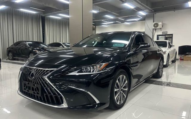 Lexus ES 2022 300h Excellence