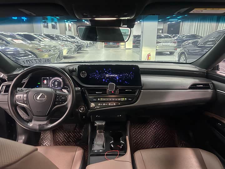 Lexus ES 2022 300h Excellence - zdjęcie 14