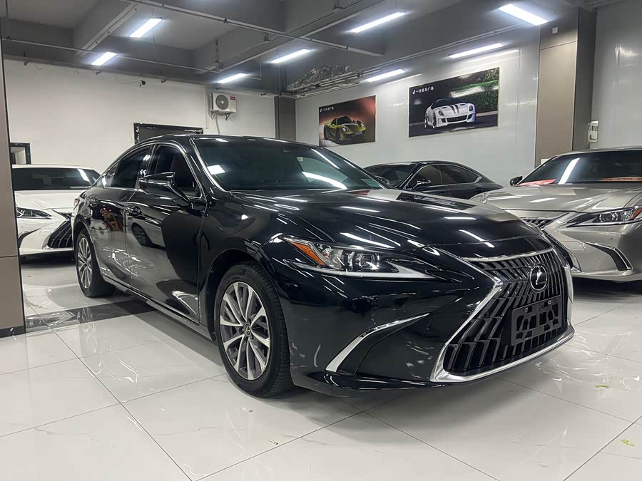 Lexus ES 2022 300h Excellence - zdjęcie 3