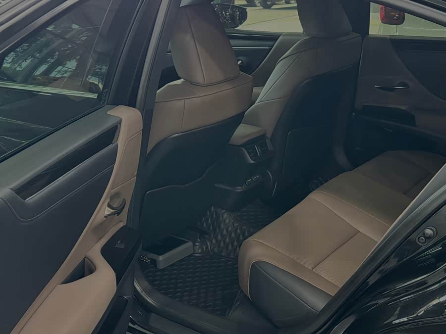 Lexus ES 2023 200 Excellence - zdjęcie 6