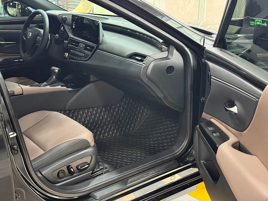 Lexus ES 2023 200 Excellence - zdjęcie 7