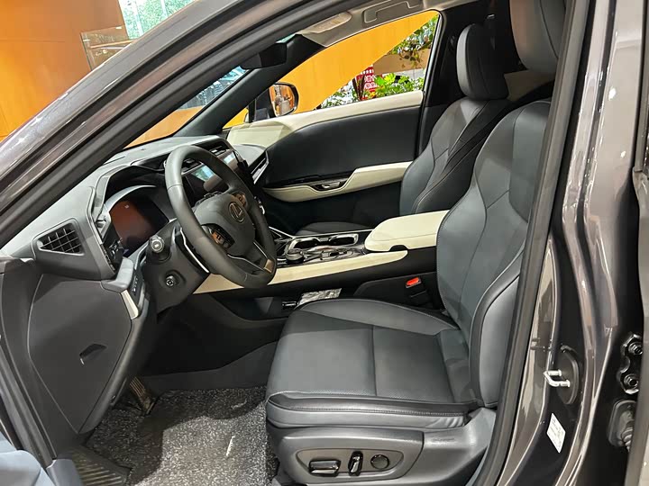 Lexus RZ 2023 450e 4WD Enjoyment - zdjęcie 9