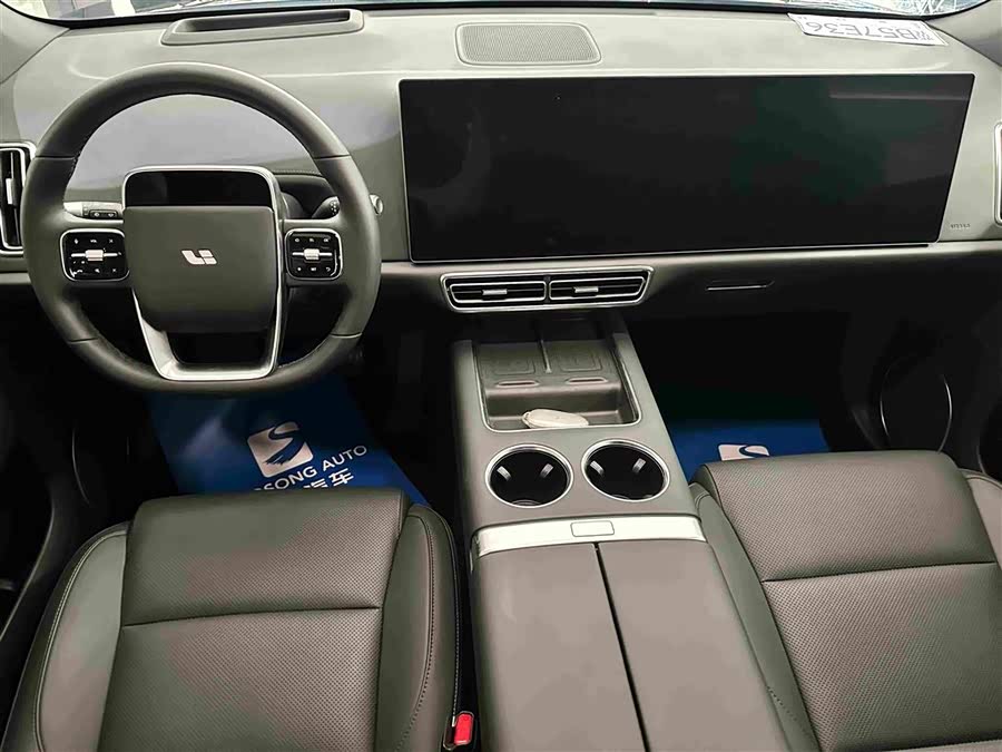 Li Auto L6 2024 Pro - zdjęcie 13