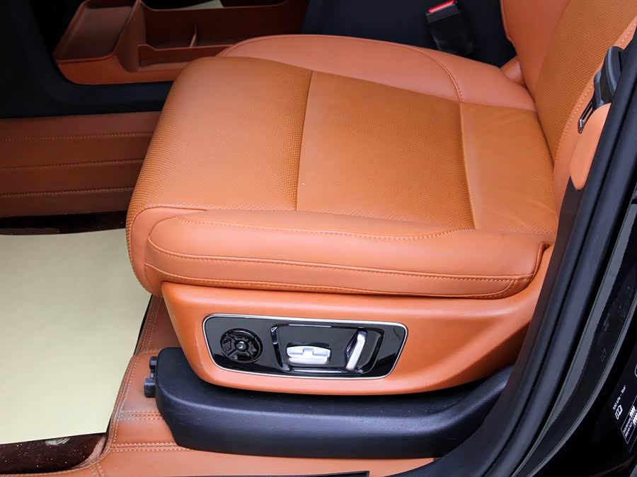 Li Auto L8 2024 Pro - zdjęcie 16