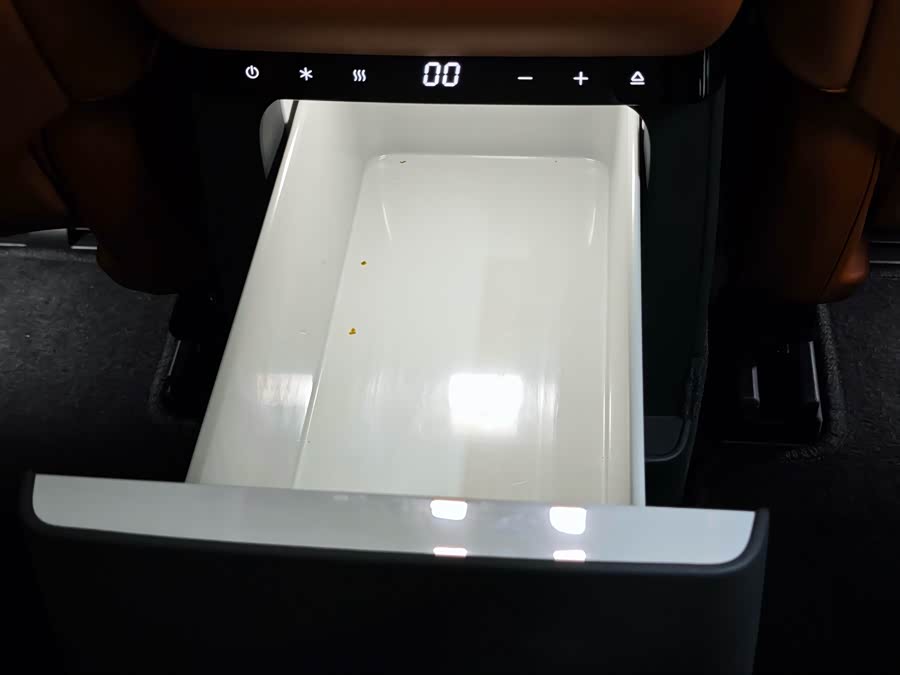 Li Auto L8 2025 Ultra Intelligent Renewal Version - zdjęcie 20