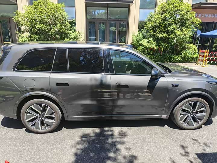 Li Auto L9 2024 Ultra - zdjęcie 15