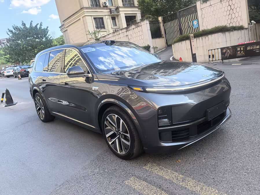 Li Auto L9 2024 Ultra - zdjęcie 3