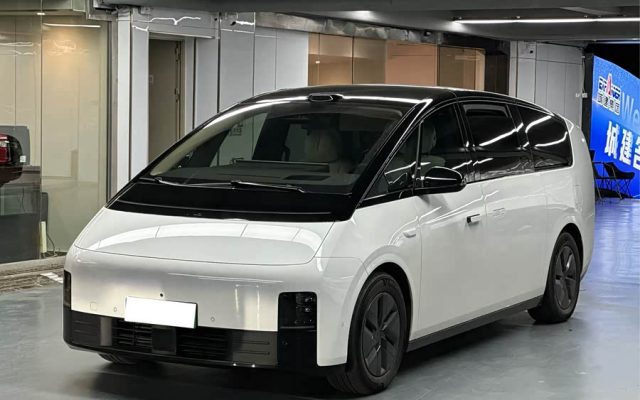 Li Auto MEGA 2025 Ultra Smart Refresh