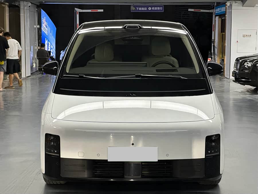 Li Auto MEGA 2025 Ultra Smart Refresh - zdjęcie 2