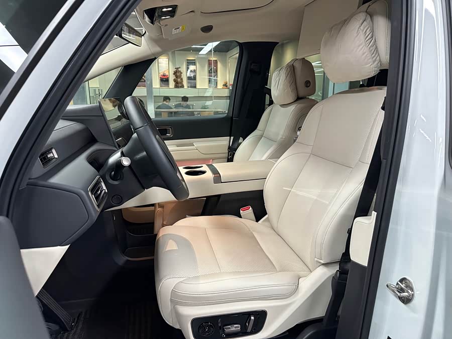 Li Auto MEGA 2025 Ultra Smart Refresh - zdjęcie 8