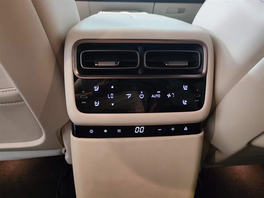 Li Auto i6 2025 2WD Standard - zdjęcie 11
