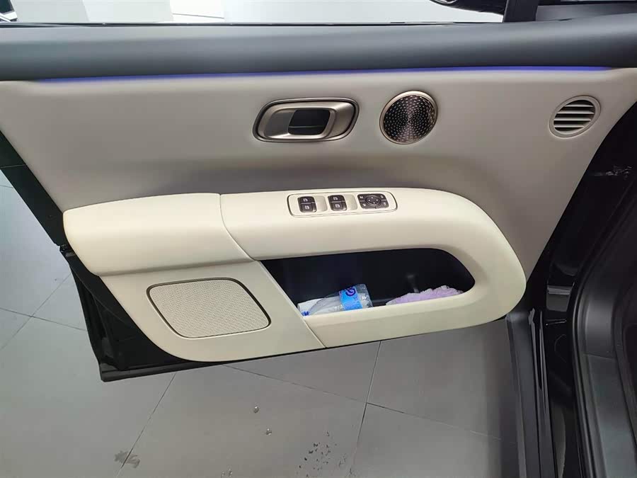 Li Auto i6 2025 2WD Standard - zdjęcie 19