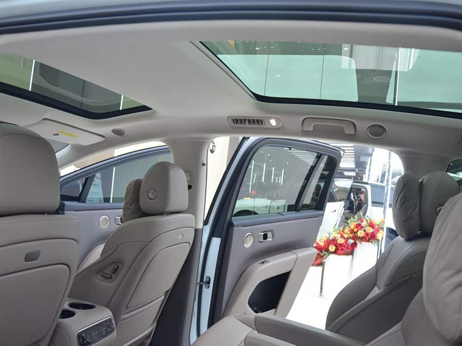 Li Auto i8 2025 Standard Edition - zdjęcie 15
