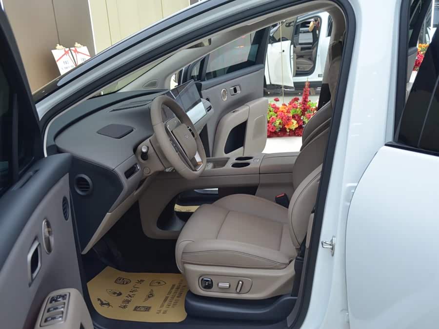 Li Auto i8 2025 Standard Edition - zdjęcie 4
