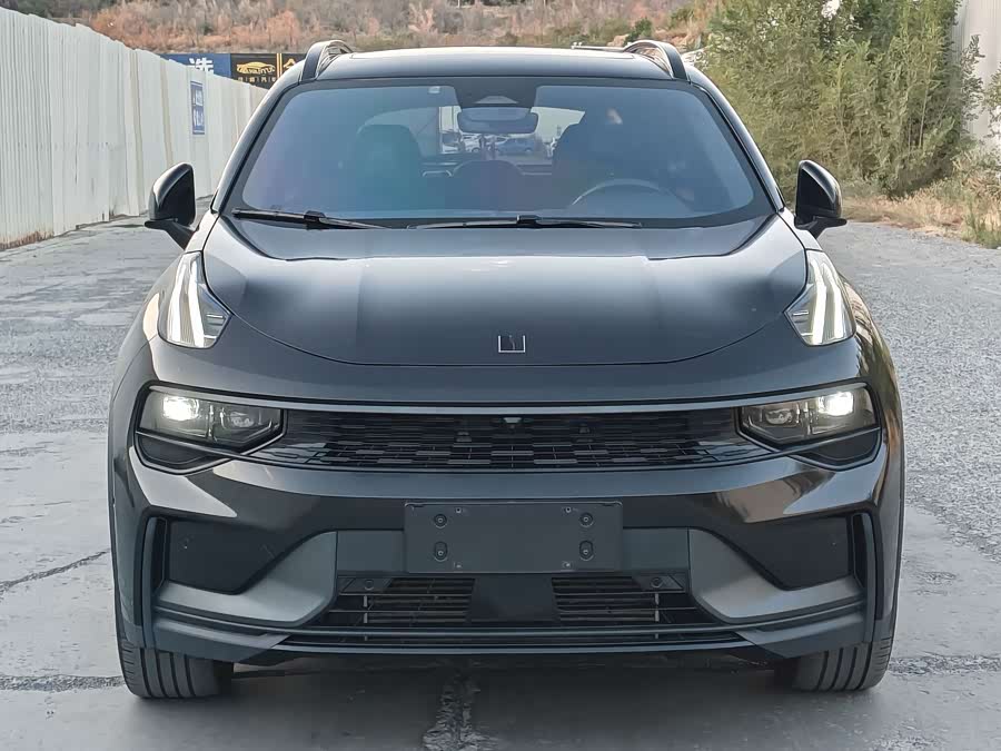 Lynk & Co 01 2023 2.0T 4WD Night Edition - zdjęcie 2