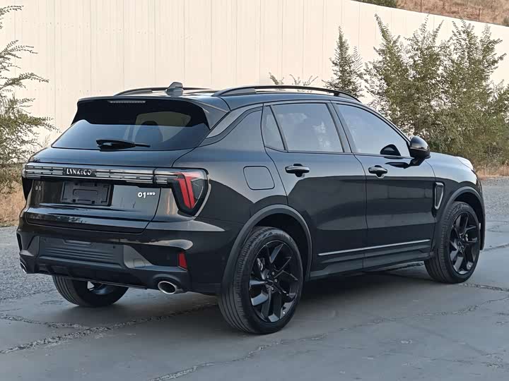Lynk & Co 01 2023 2.0T 4WD Night Edition - zdjęcie 14