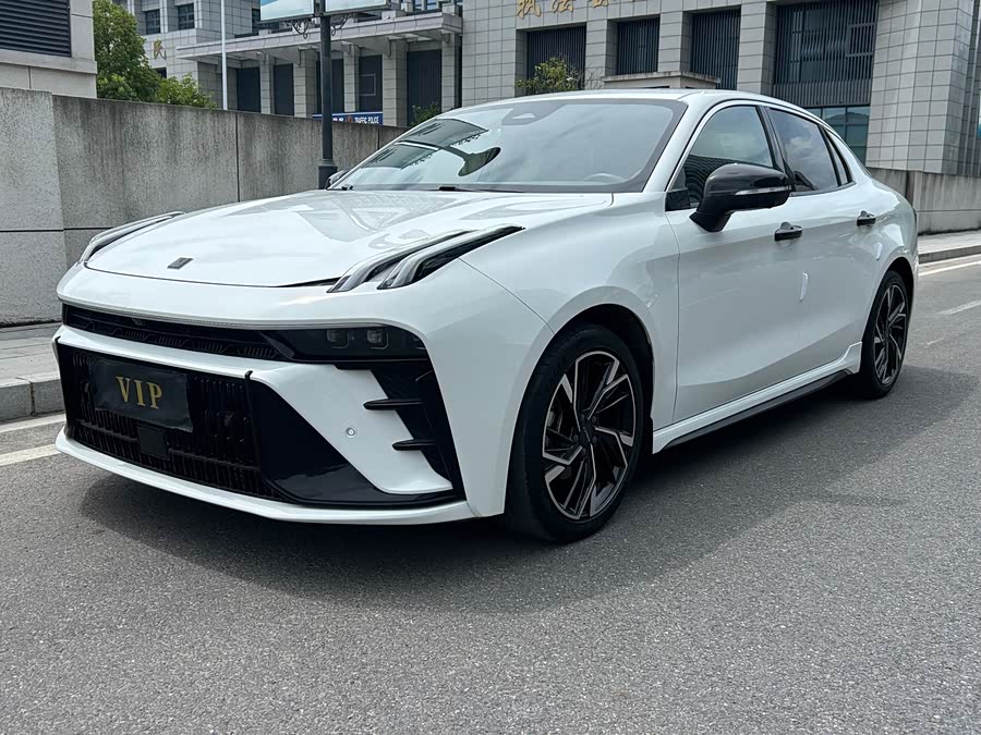 Lynk & Co 03 2.0T DCT Sport Pro