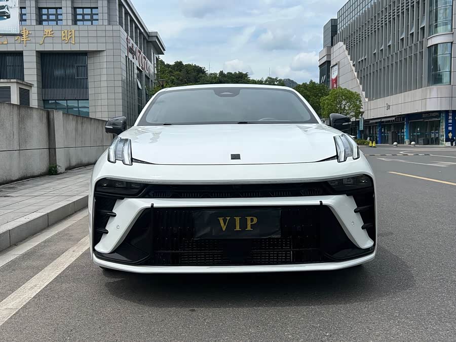 Lynk & Co 03 2.0T DCT Sport Pro - zdjęcie 2