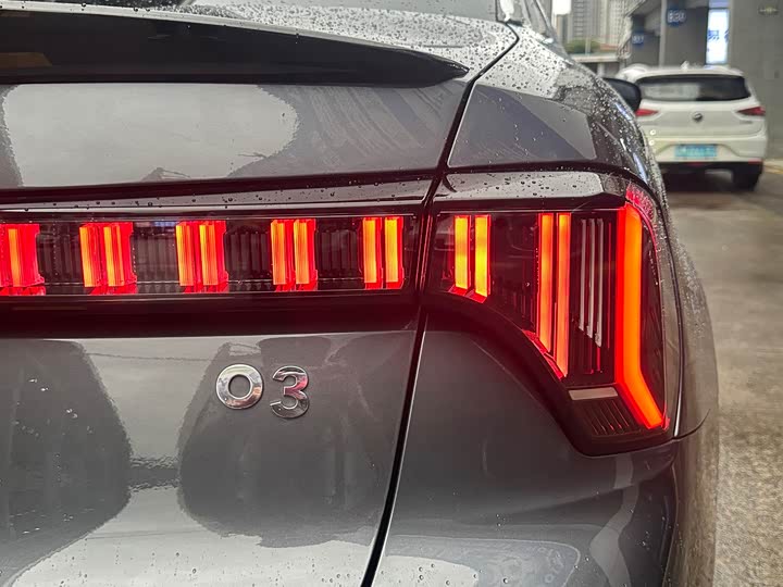 Lynk & Co 03 2.0T DCT Sport Pro - zdjęcie 20