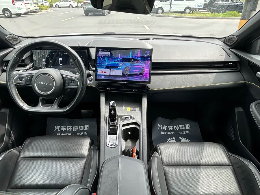 Lynk & Co 03 2.0T DCT Sport Pro - zdjęcie 5