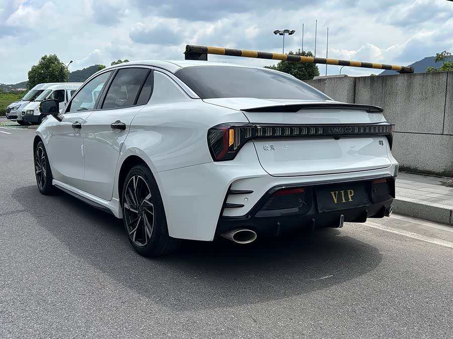 Lynk & Co 03 2.0T DCT Sport Pro - zdjęcie 7