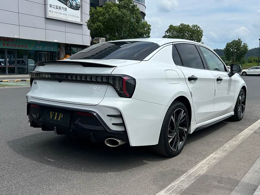 Lynk & Co 03 2.0T DCT Sport Pro - zdjęcie 9