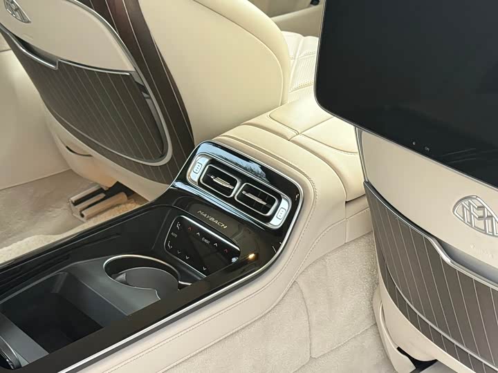Maybach S-Class 2022 S 680 4MATIC Craftsmanship Edition - zdjęcie 19