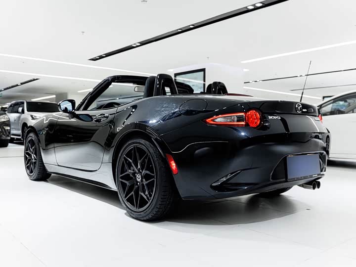 Mazda MX-5 2023 2.0L墨规版 - zdjęcie 13