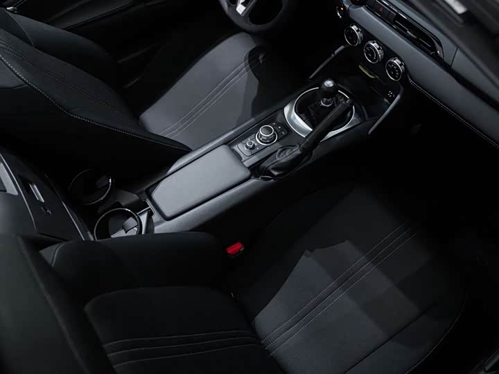 Mazda MX-5 2023 2.0L墨规版 - zdjęcie 16