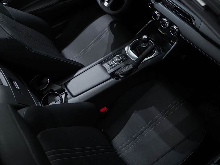 Mazda MX-5 2023 2.0L墨规版 - zdjęcie 8