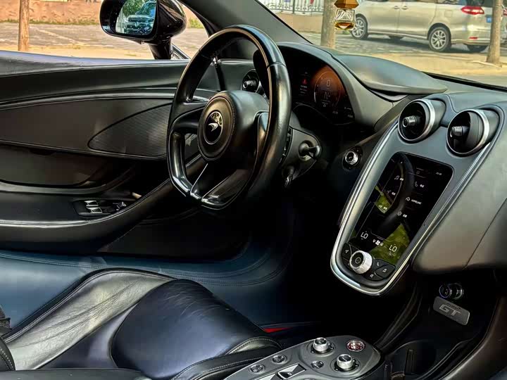 McLaren GT 2022 4.0T Standard - zdjęcie 12