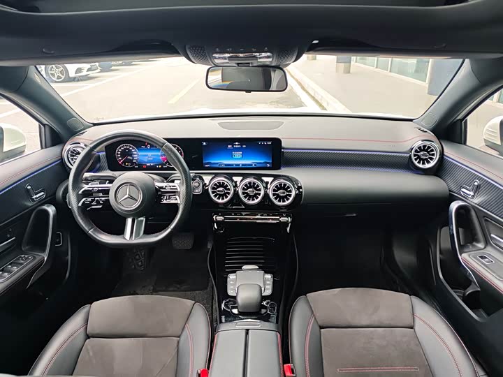 Mercedes-Benz A-Class 2023 A 200 L Fashion Edition - zdjęcie 17