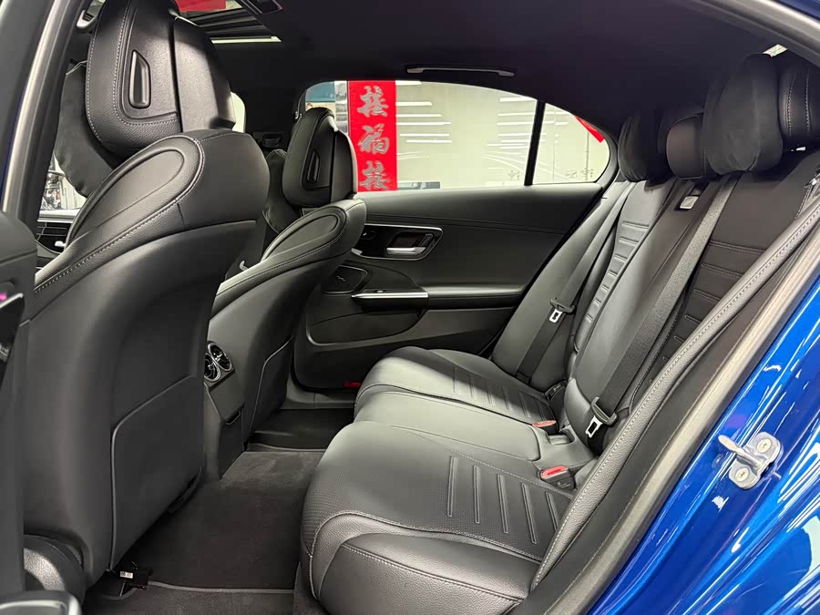 Mercedes-Benz C-Class 2023 C 200 L Sport Edition - zdjęcie 12