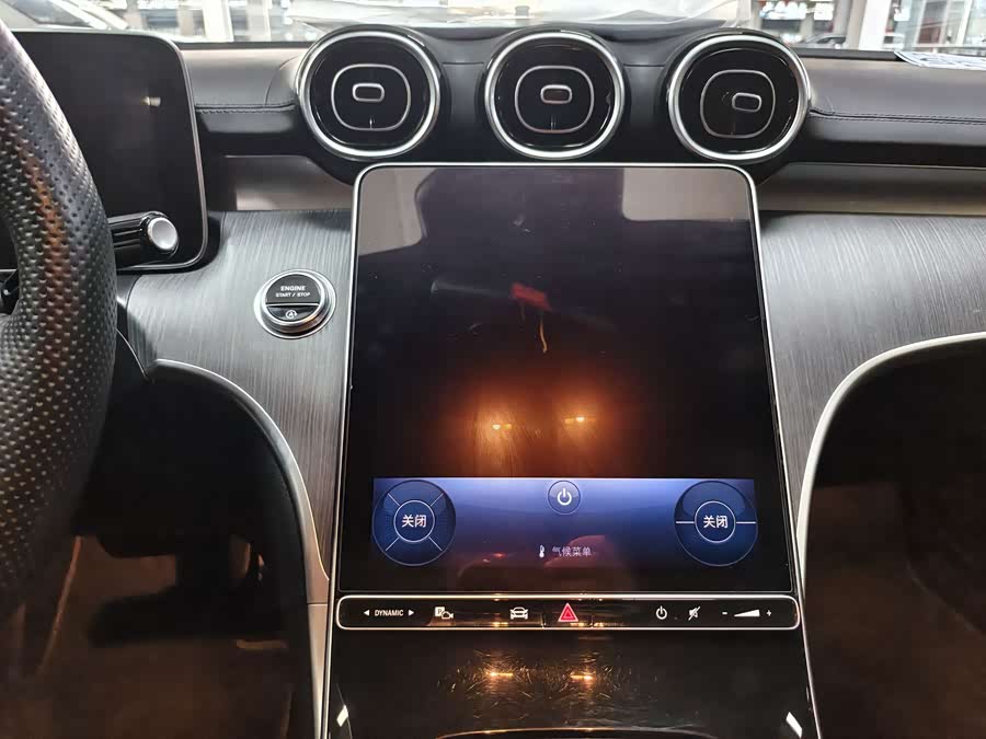 Mercedes-Benz C-Class 2023 C 200 L Sport Edition - zdjęcie 12