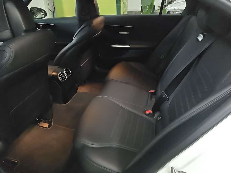 Mercedes-Benz C-Class 2023 C 200 L Sport Edition - zdjęcie 7
