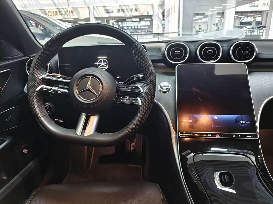 Mercedes-Benz C-Class 2023 C 200 L Sport Edition - zdjęcie 9