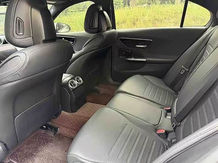 Mercedes-Benz C-Class 2023 C 260 L Sport Edition - zdjęcie 12